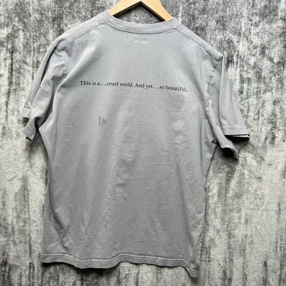 UNIQLO Attack On Titan T-Shirt Men's XL Gray Titan In Wall Anime Tee - Picture 6 of 6